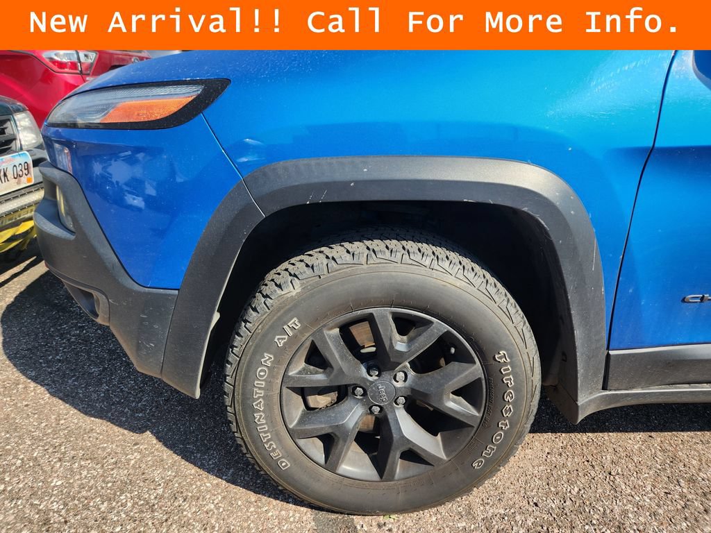 Used 2017 Jeep Cherokee Trailhawk w/ Comfort/Convenience Group AWD/4WD image 5