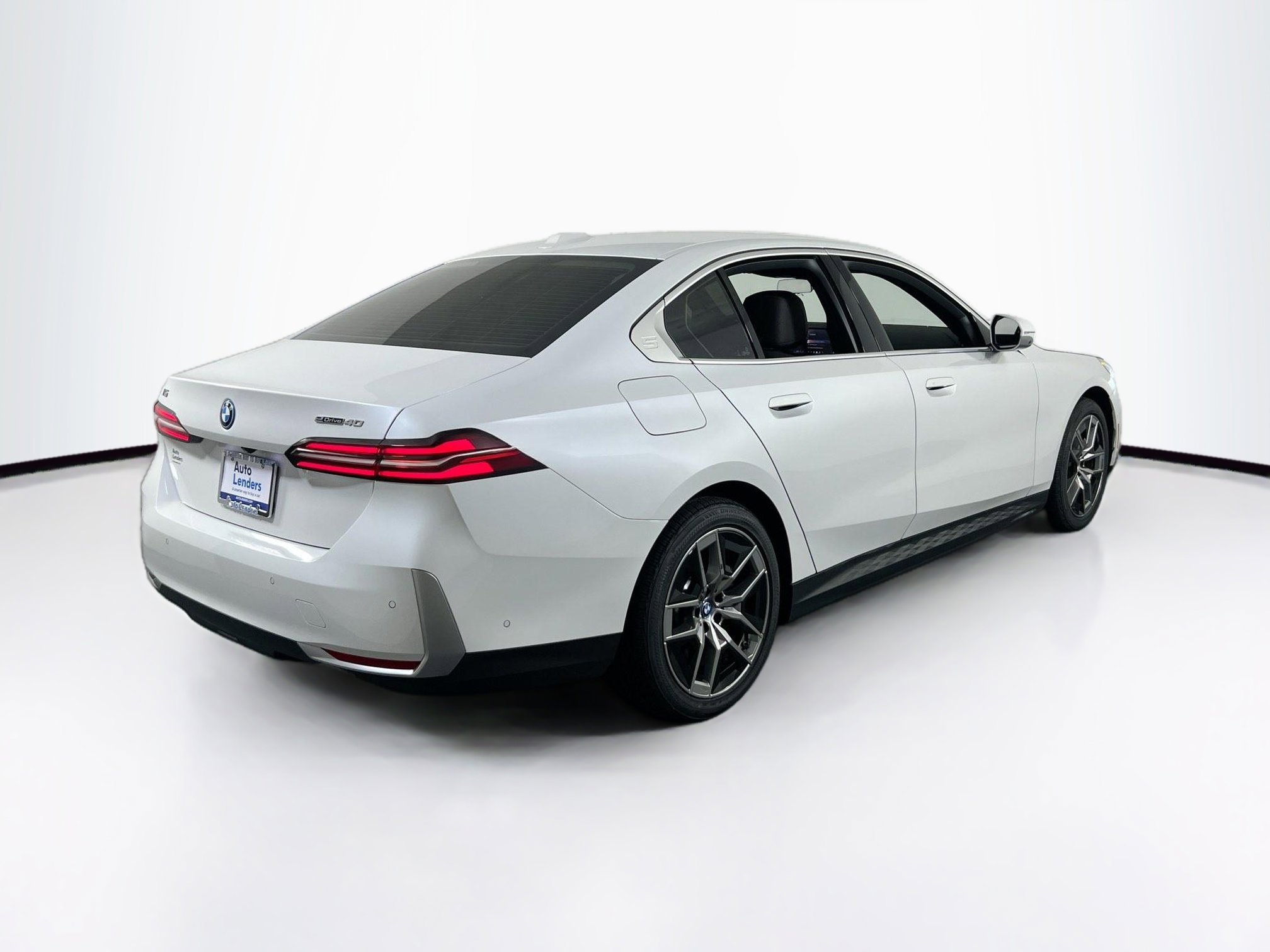 Used 2024 BMW i5 eDrive40i w/ Premium Package image 5