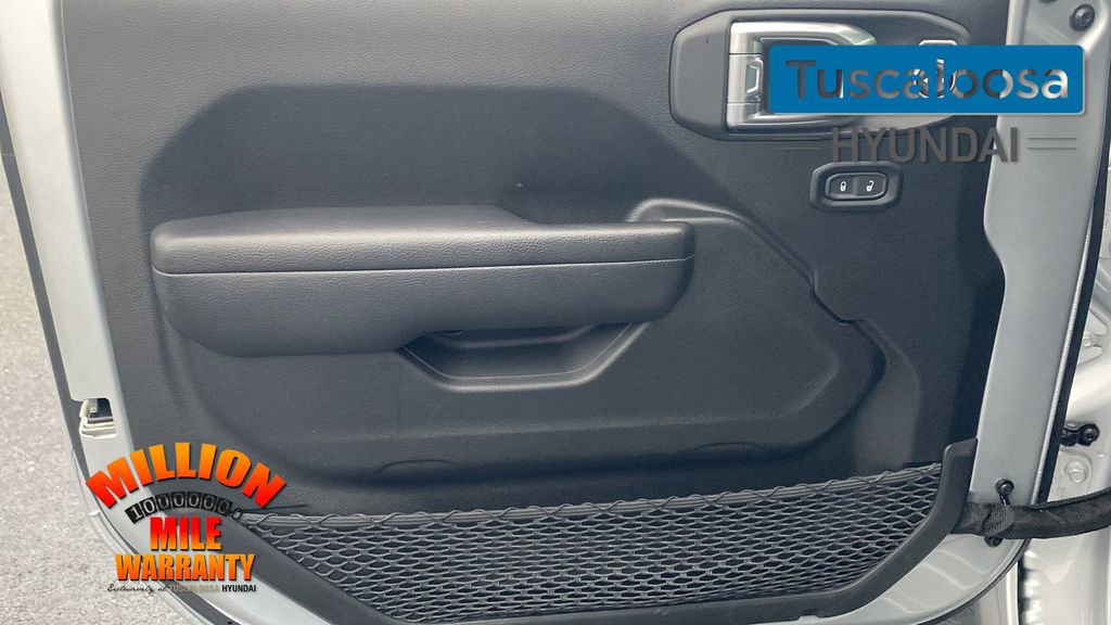 Used 2023 Jeep Gladiator Sport image 13