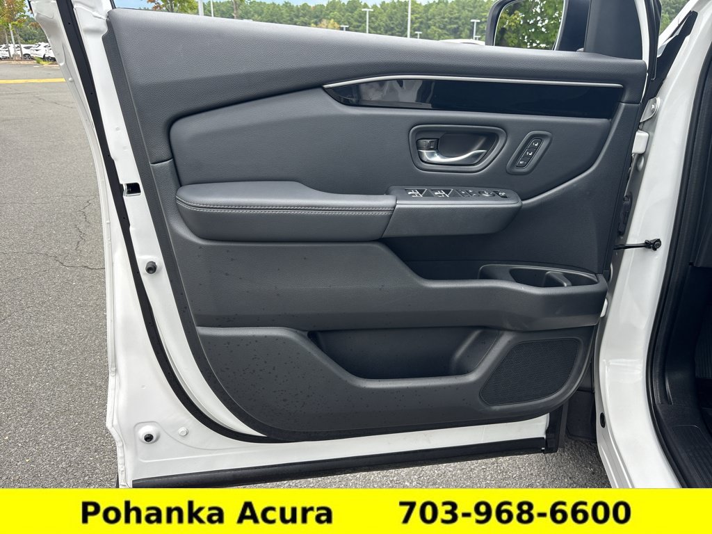 Used 2024 Honda Pilot Touring image 24