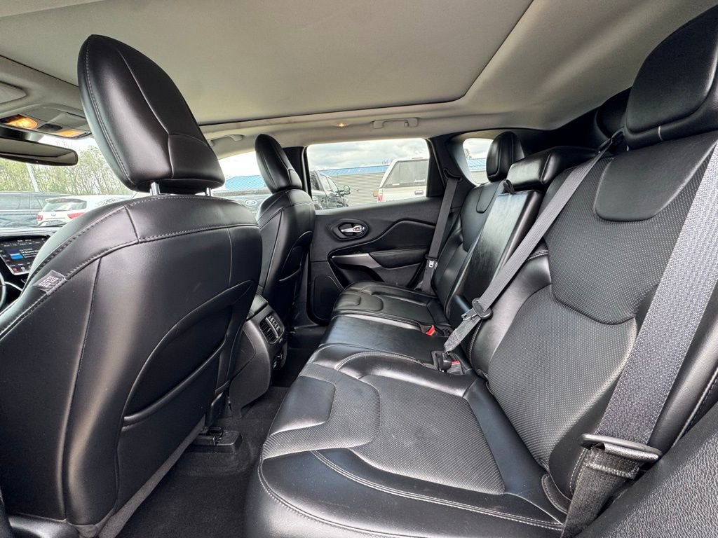 Used 2021 Jeep Cherokee Limited image 12