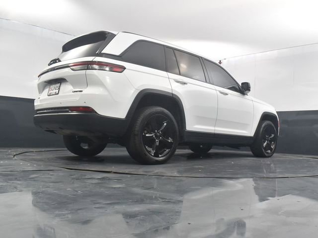 Used 2023 Jeep Grand Cherokee Limited w/ Black Appearance Package image 51