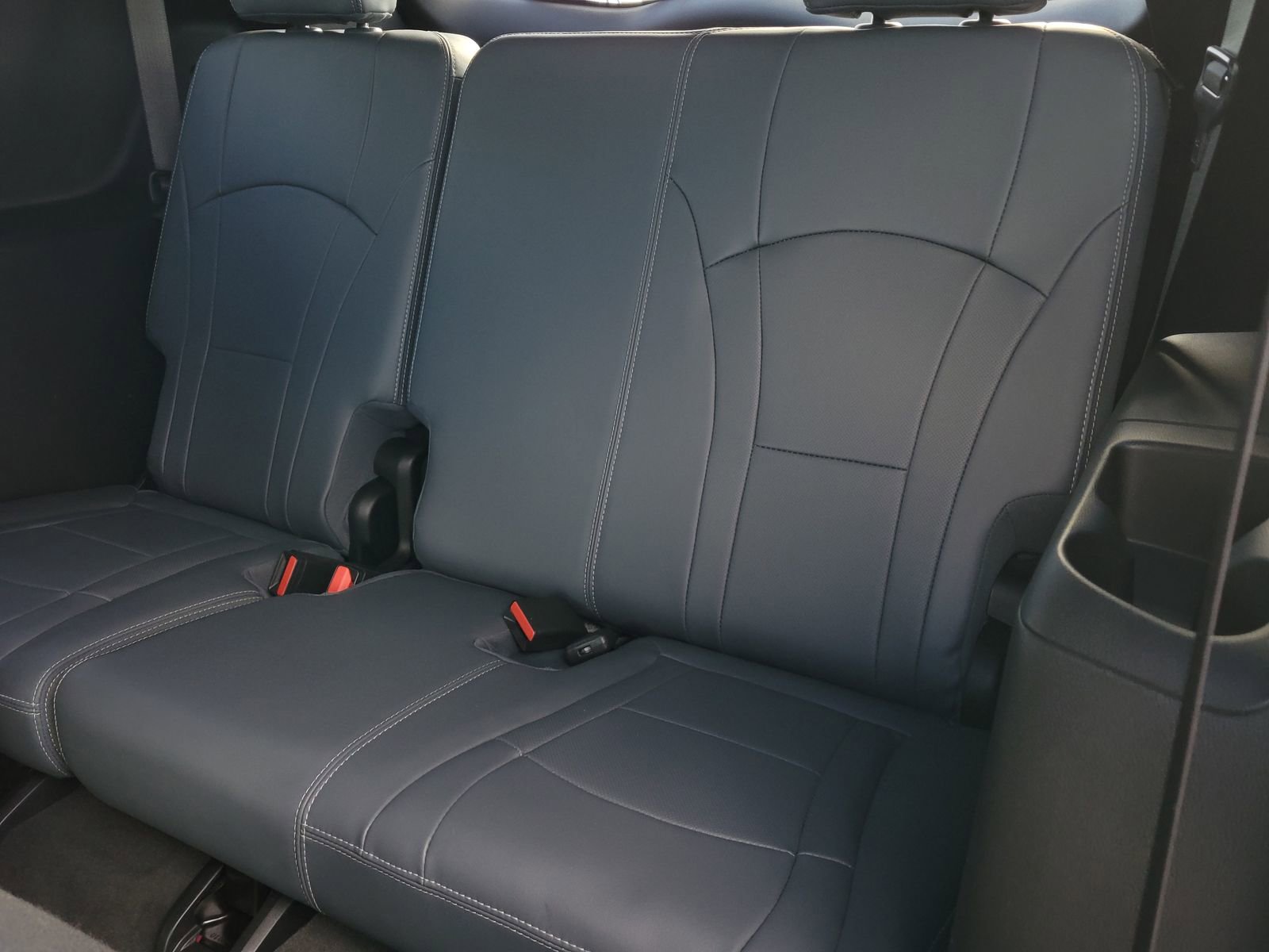 Used 2020 Buick Enclave Essence w/ Sound and Sites Package image 9