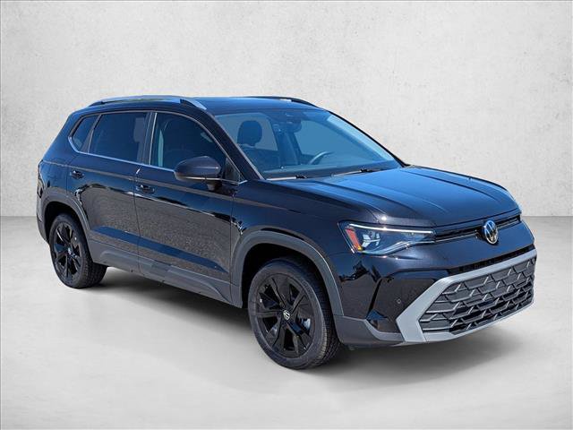 New 2026 Volkswagen Taos SE FWD image 3