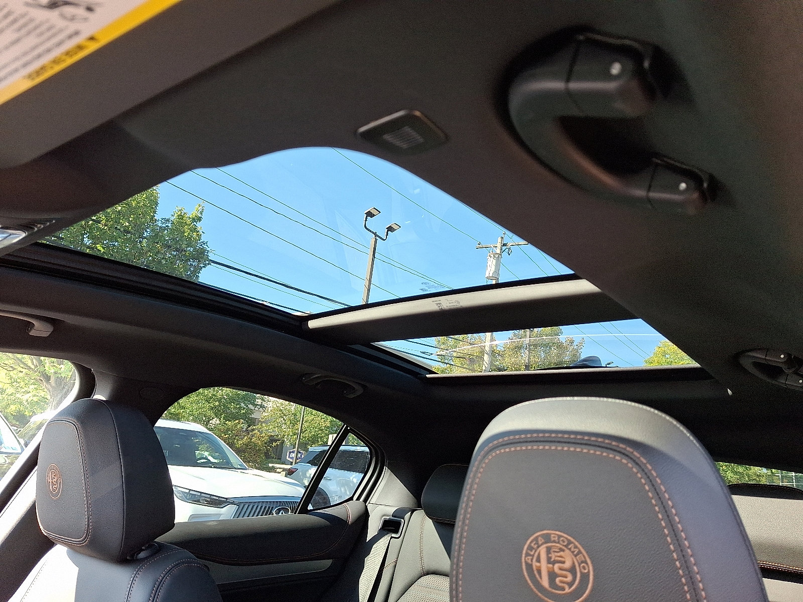 New 2025 Alfa Romeo Stelvio Sprint image 10