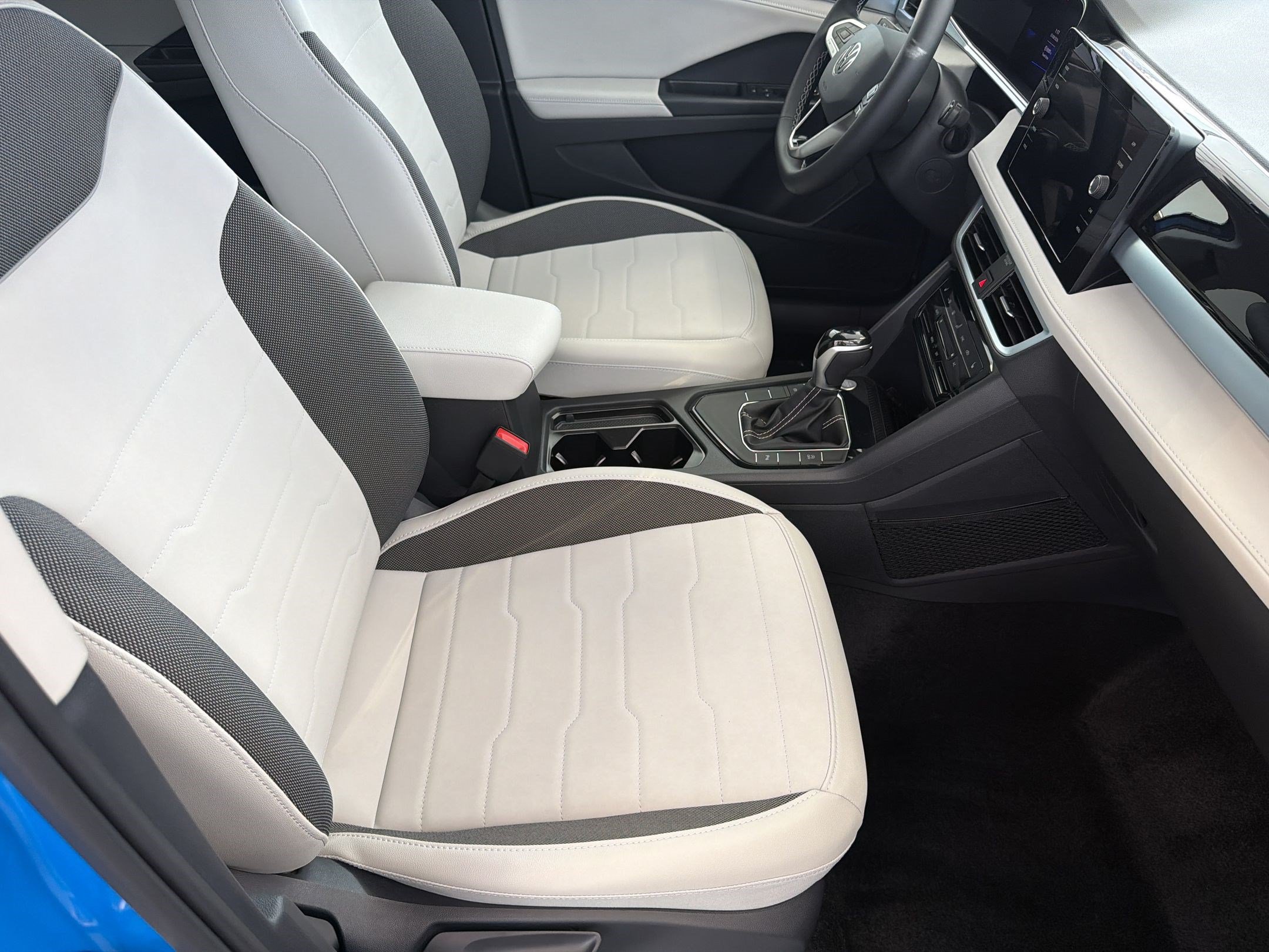 New 2026 Volkswagen Taos SE FWD image 20