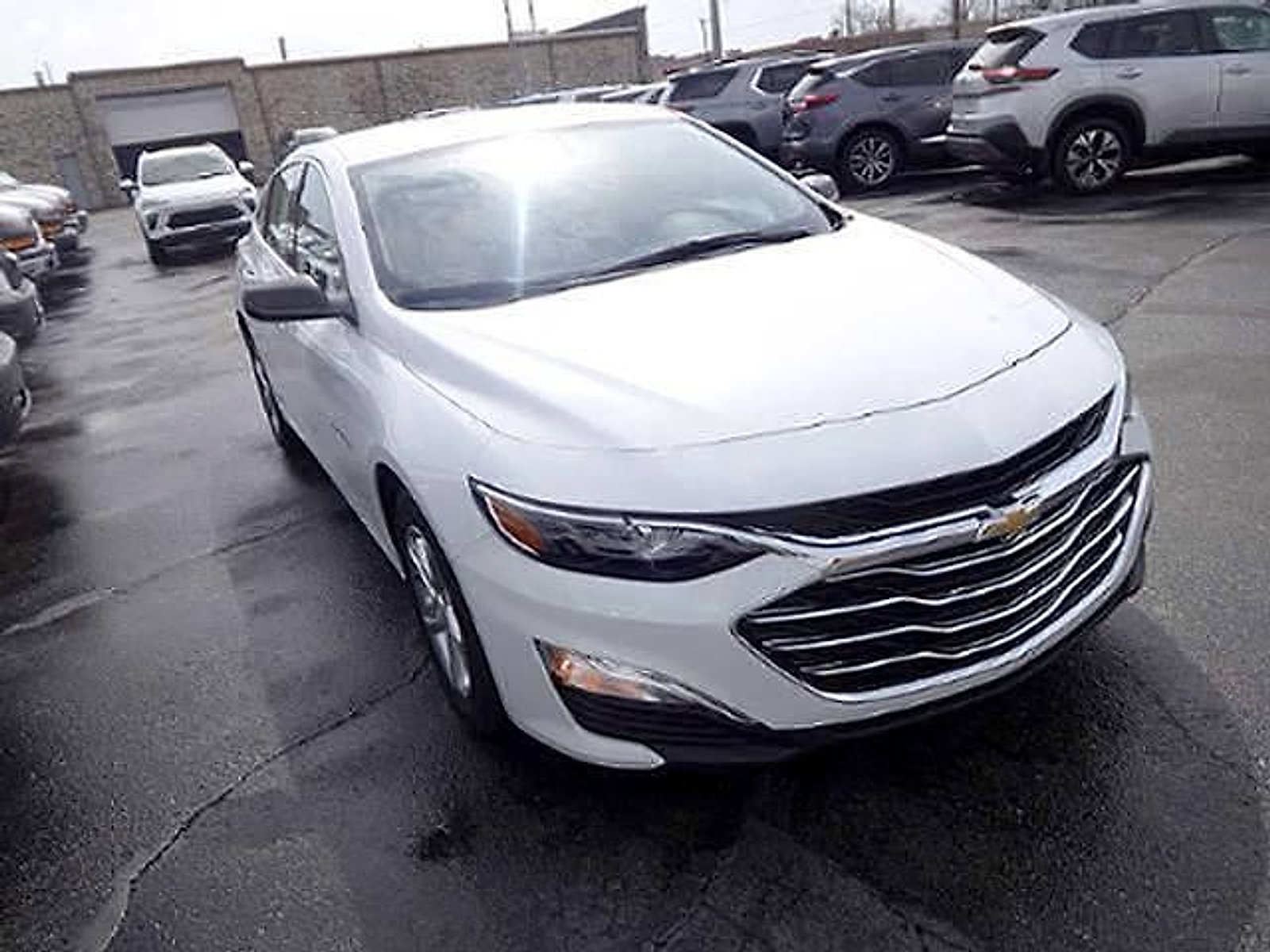 Used 2021 Chevrolet Malibu LS image 1