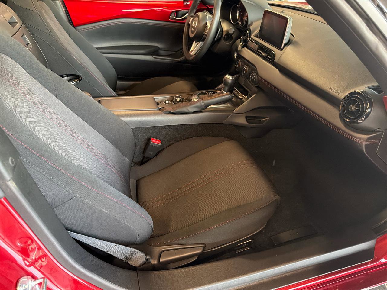 Used 2016 MAZDA MX-5 Miata Club RWD image 19