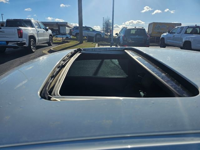 Used 2013 Dodge Challenger SRT8 image 18