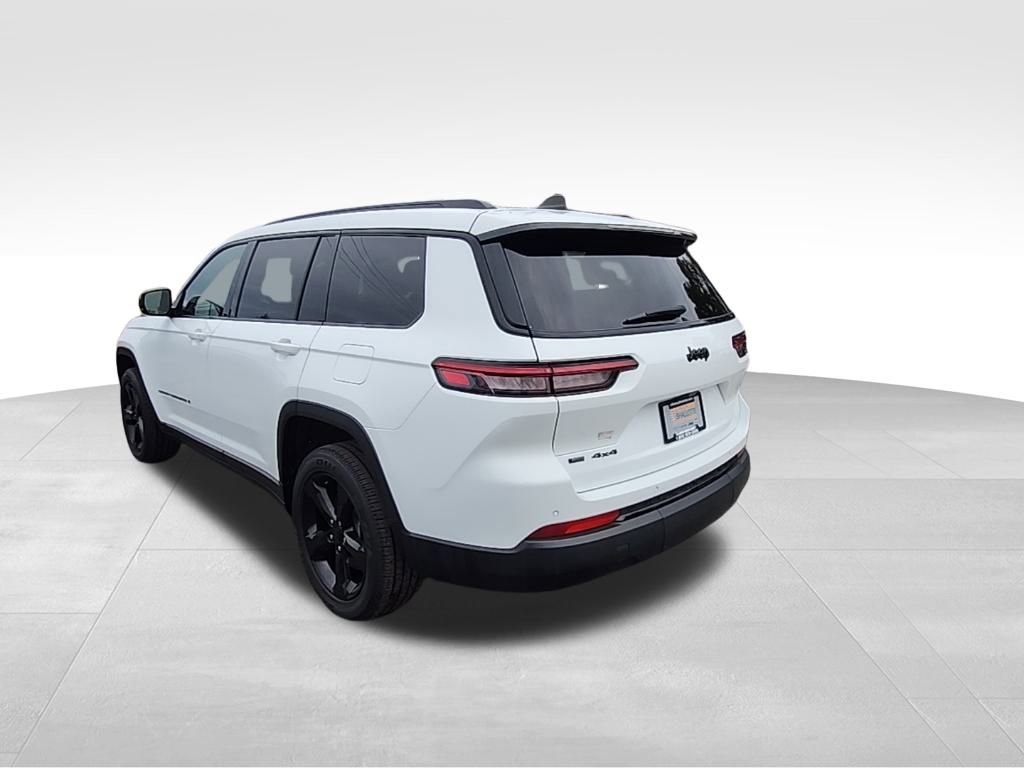 Certified 2023 Jeep Grand Cherokee L Laredo image 16