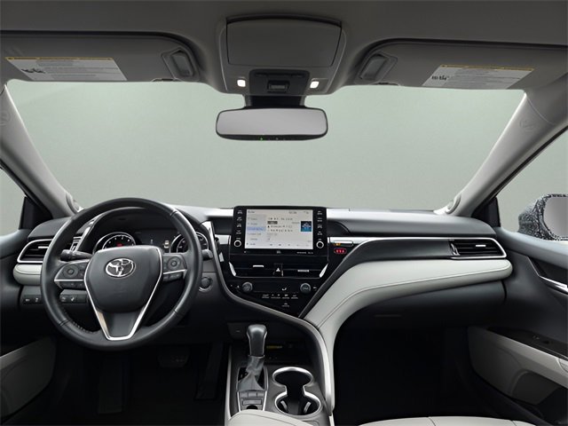 Used 2022 Toyota Camry XLE image 10