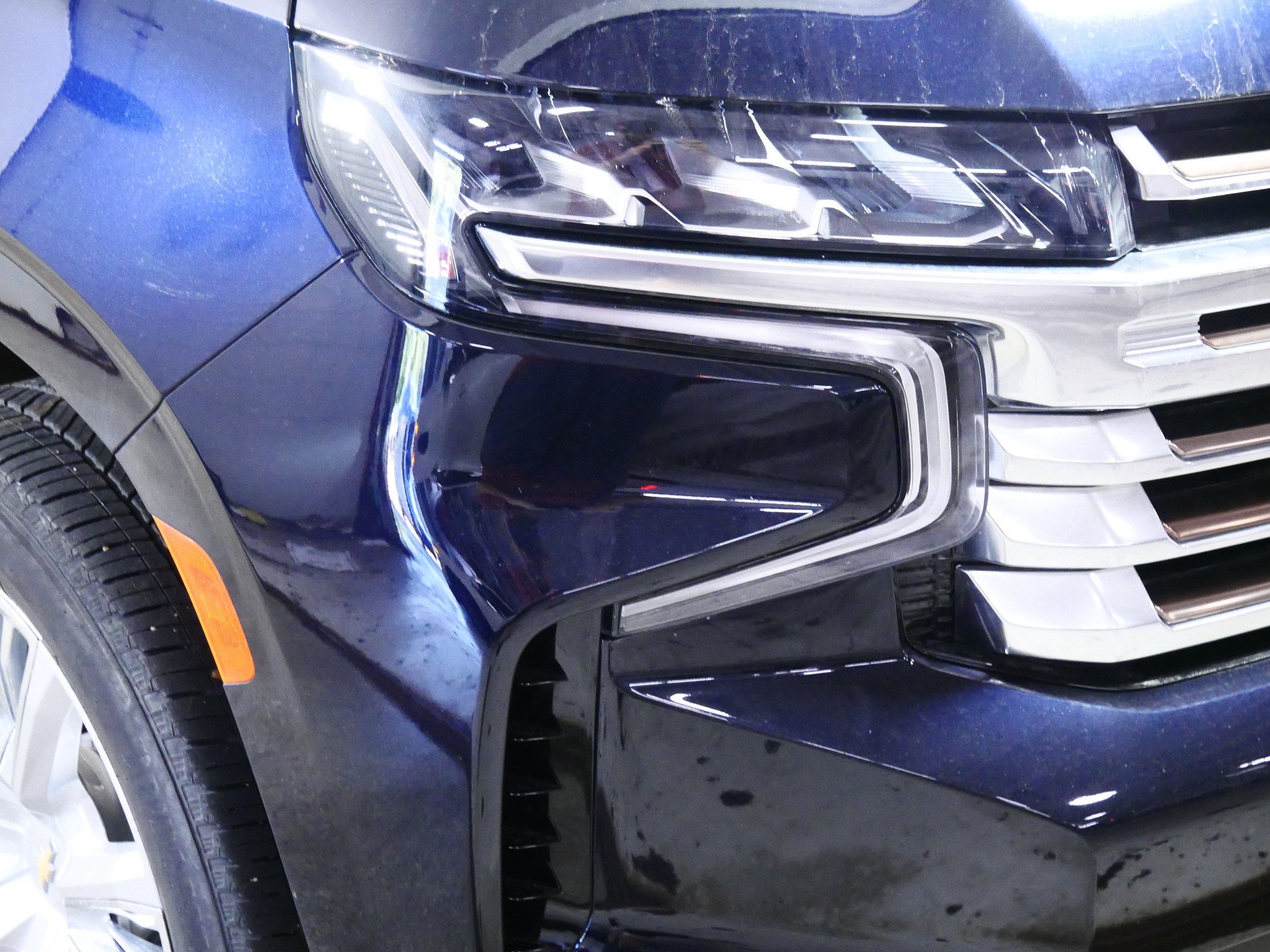 Used 2024 Chevrolet Tahoe High Country AWD/4WD image 16