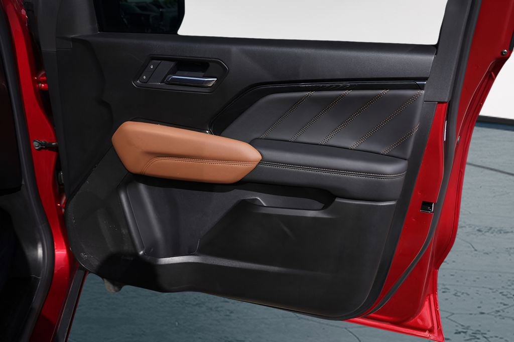 Used 2026 GMC Canyon AT4 w/ Technology Plus Package image 30