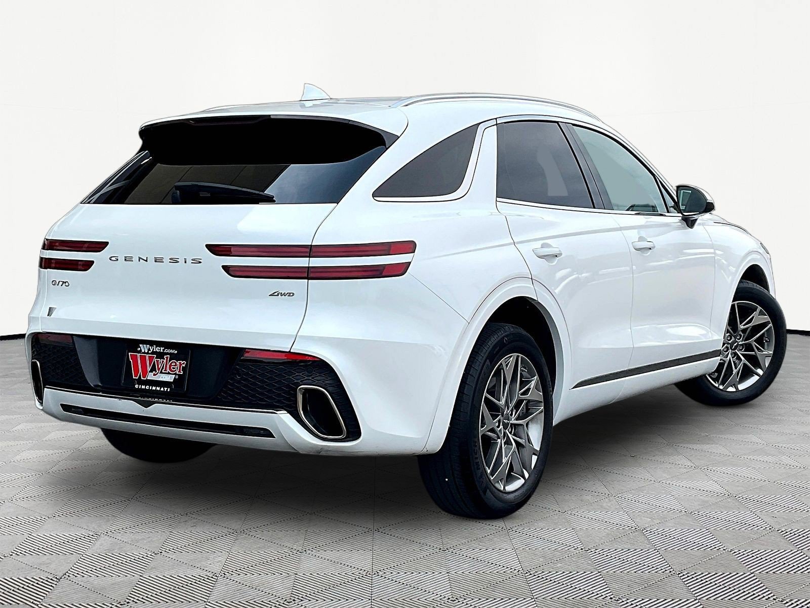 Used 2025 Genesis GV70 2.5T AWD/4WD image 6