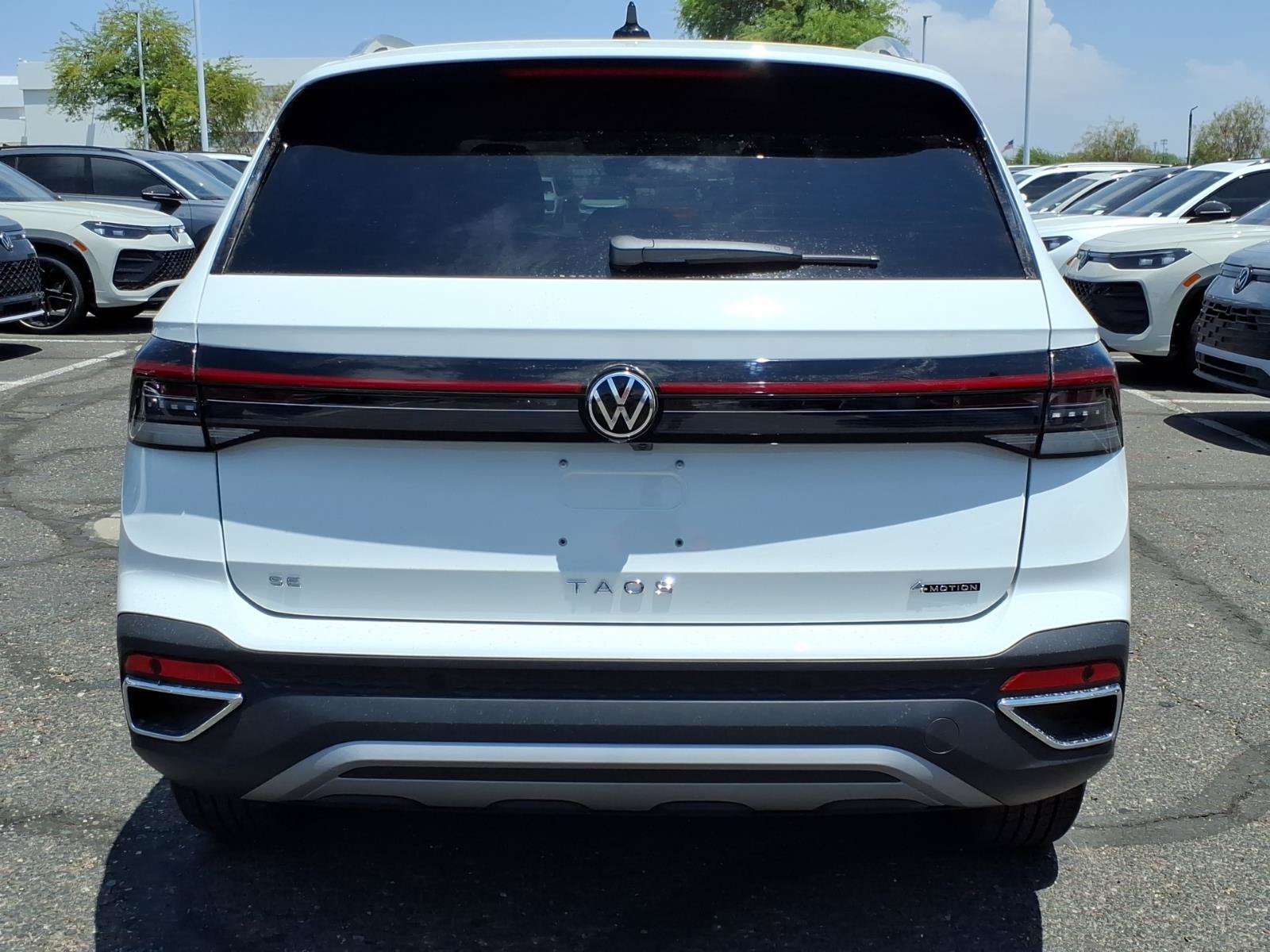 New 2026 Volkswagen Taos SE AWD/4WD image 4