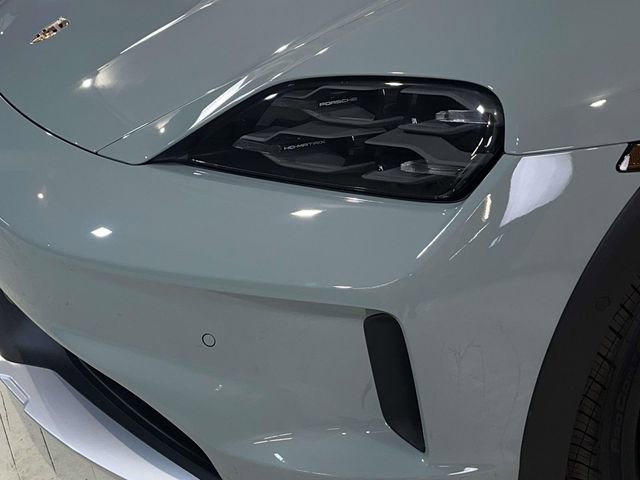 New 2026 Porsche Taycan 4S AWD/4WD image 5