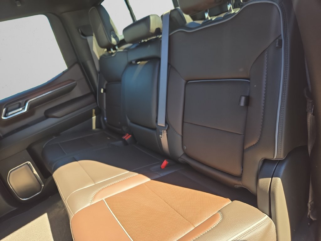 Used 2024 GMC Sierra 1500 Denali w/ Technology Package AWD/4WD image 14