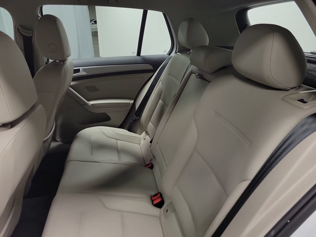 Used 2015 Volkswagen Golf S FWD image 20