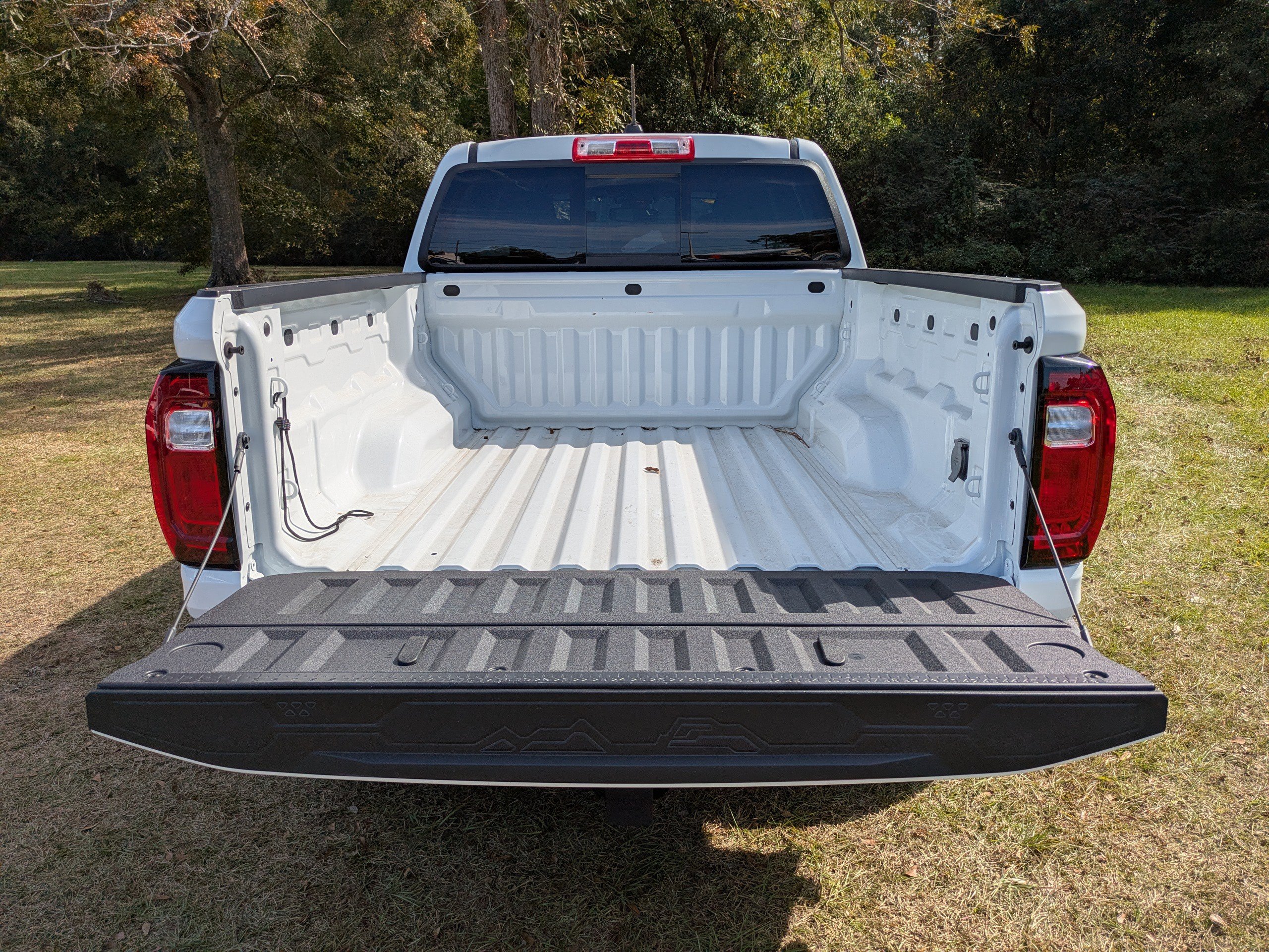 Used 2024 GMC Canyon Elevation w/ Convenience Package image 13