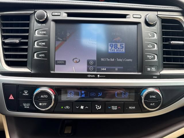 Used 2015 Toyota Highlander XLE FWD image 11