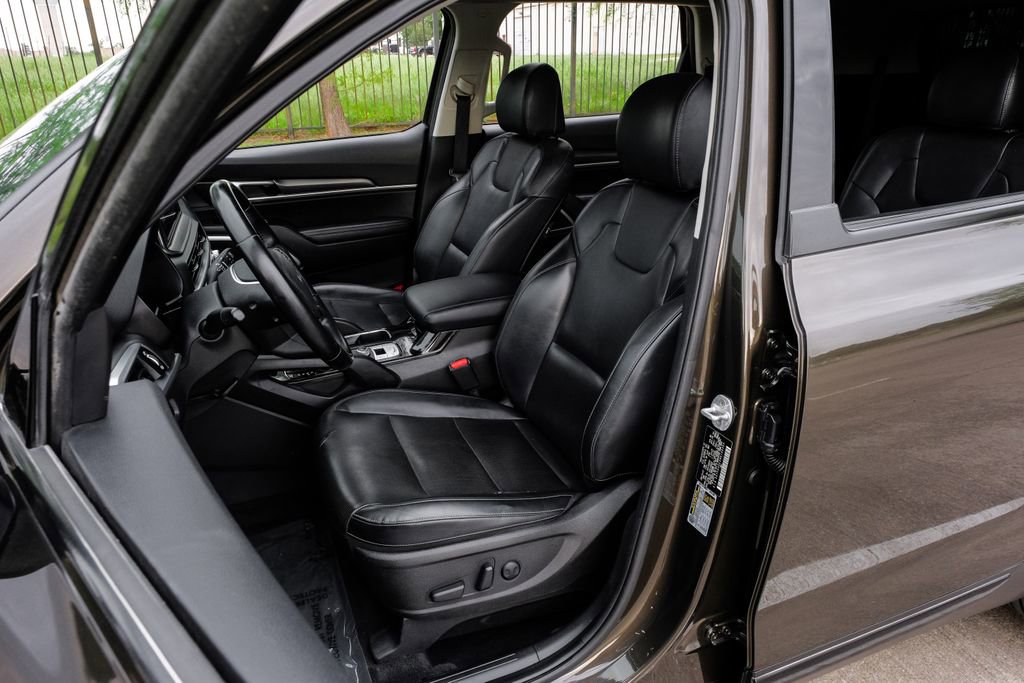Used 2022 Kia Telluride S image 36