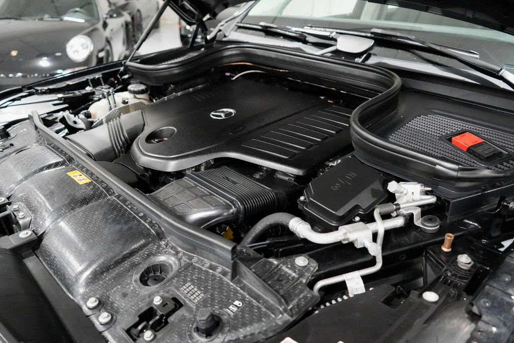 Used 2024 Mercedes-Benz GLS 450 4MATIC image 33