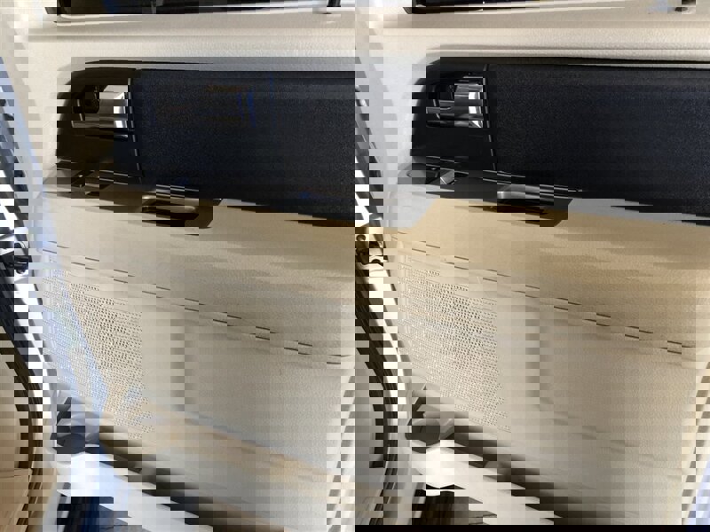 Used 2016 Ford Expedition XL image 27