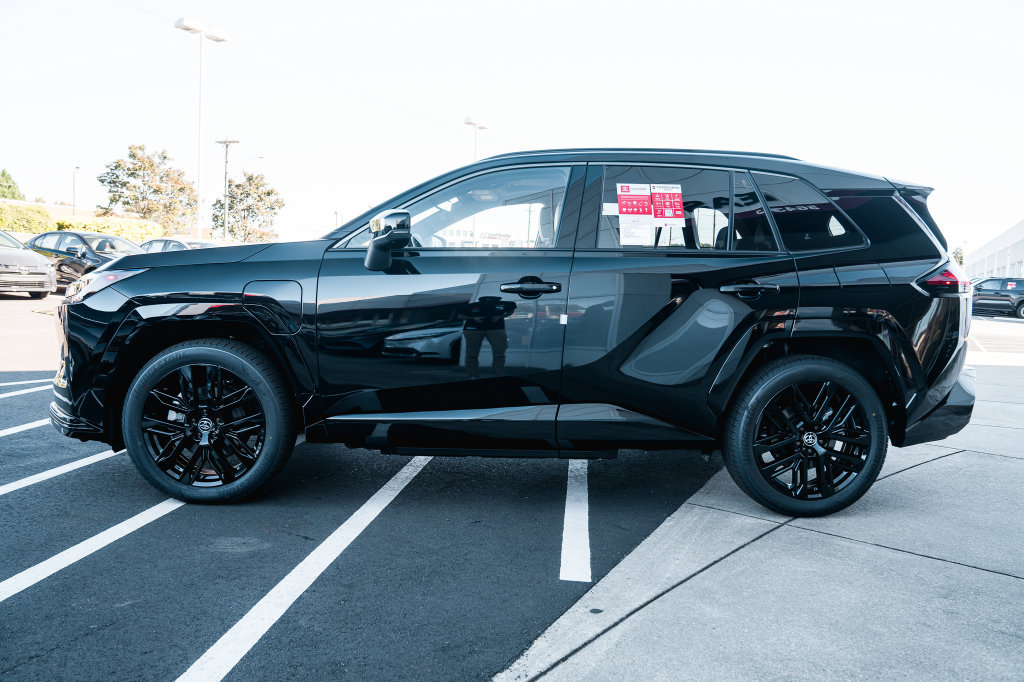 New 2026 Toyota RAV4 XSE AWD/4WD image 4