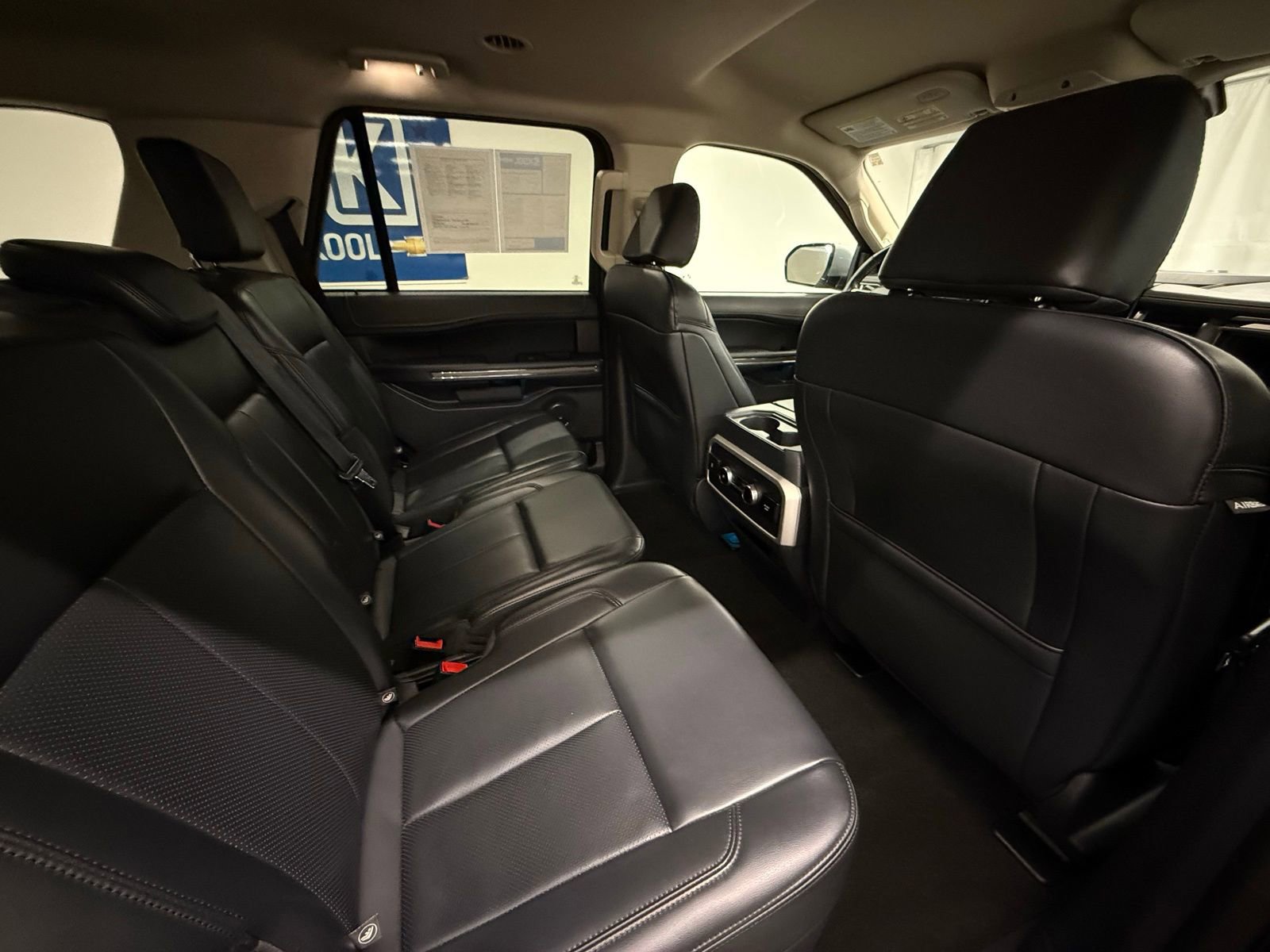 Used 2024 Ford Expedition XLT image 6