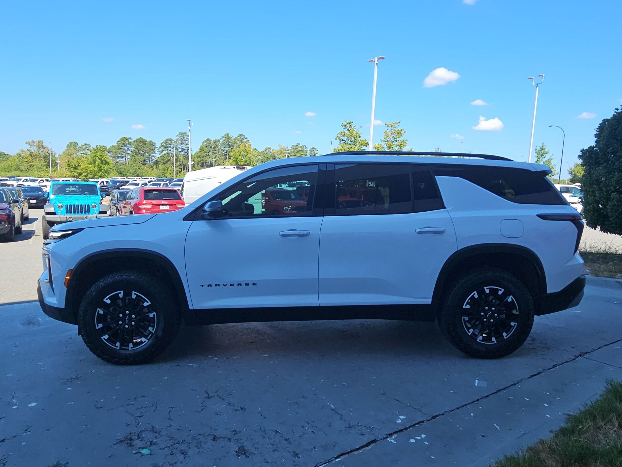 Used 2026 Chevrolet Traverse Z71 w/ Driver Confidence Package AWD/4WD image 4