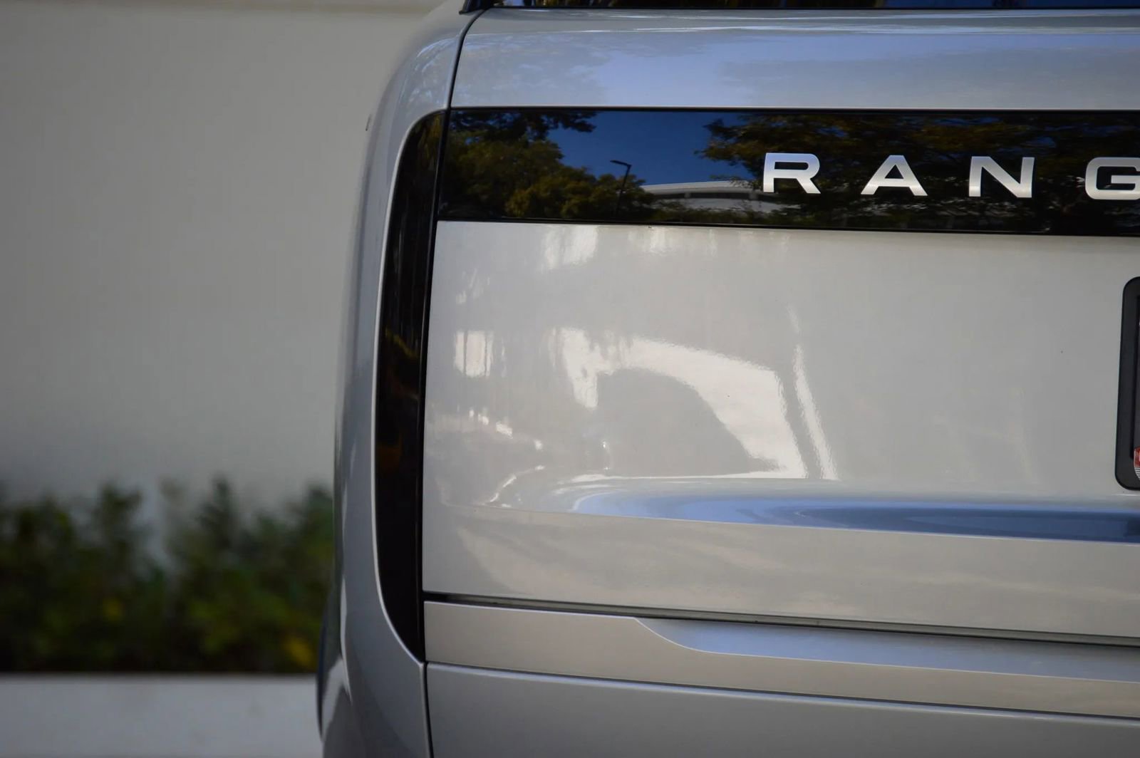 Used 2023 Land Rover Range Rover Autobiography AWD/4WD image 12