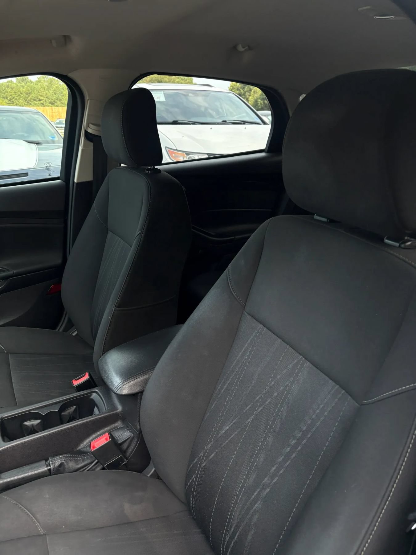 Used 2015 Ford Focus SE w/ SE Sport Package FWD image 36
