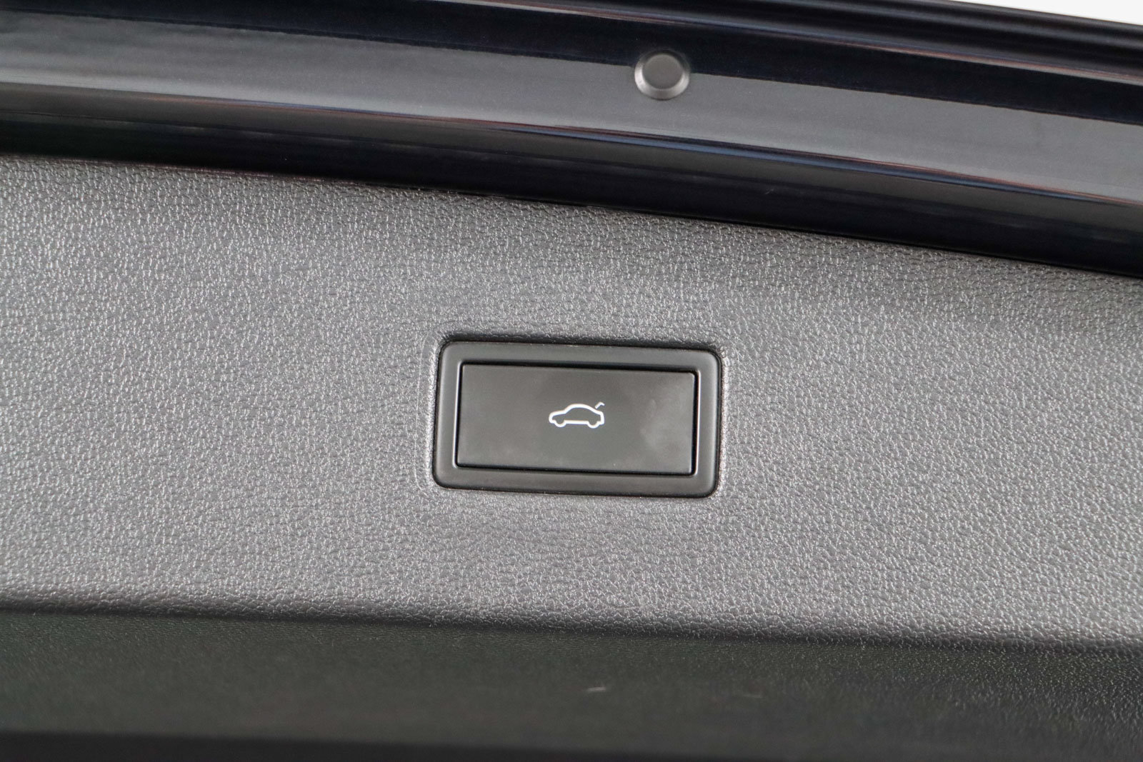 Used 2022 Volkswagen Tiguan SEL R-Line AWD/4WD image 32