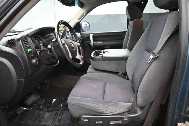 Used 2009 Chevrolet Silverado 1500 LT w/ Power Pack Plus AWD/4WD image 13