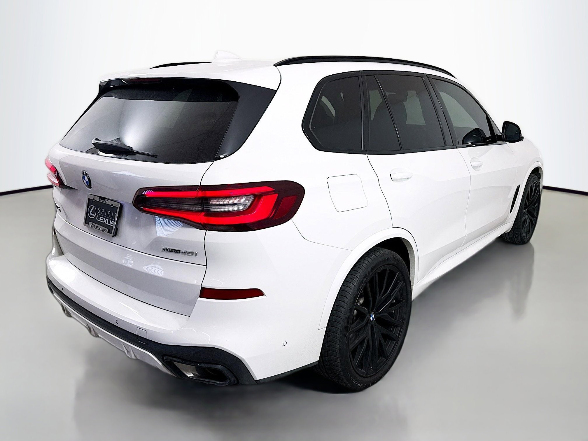 Used 2023 BMW X5 xDrive40i w/ M Sport Package image 7