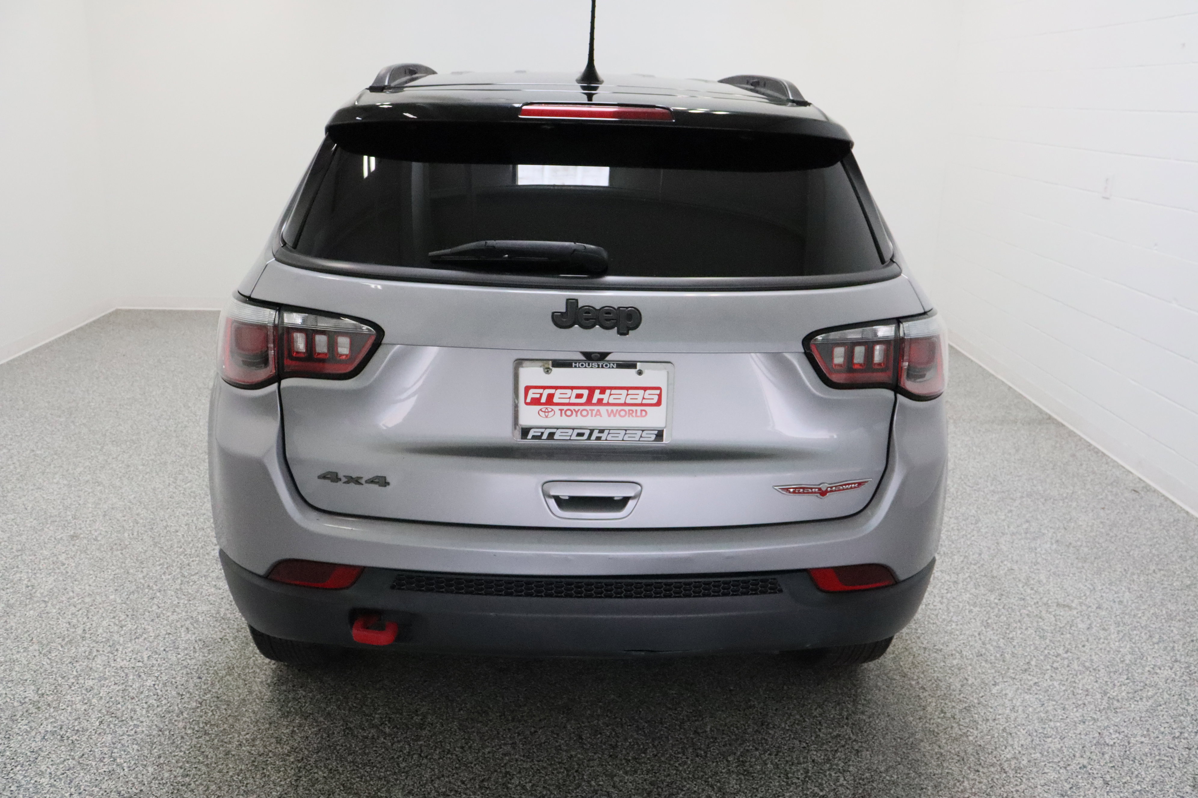 Used 2020 Jeep Compass Trailhawk AWD/4WD image 8