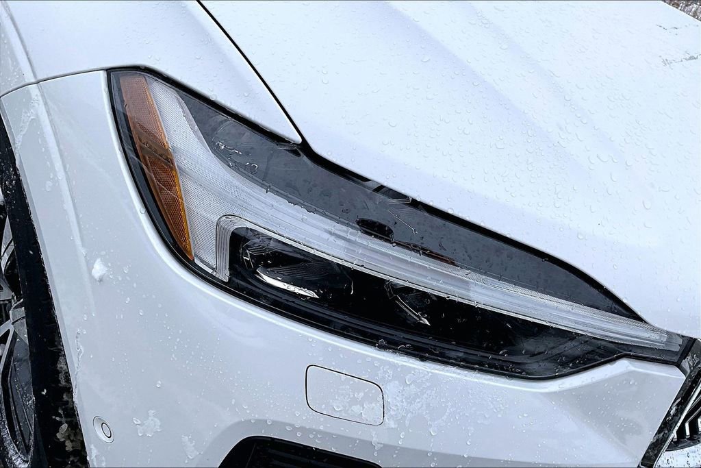 Certified 2023 Volvo XC60 B5 Plus image 31