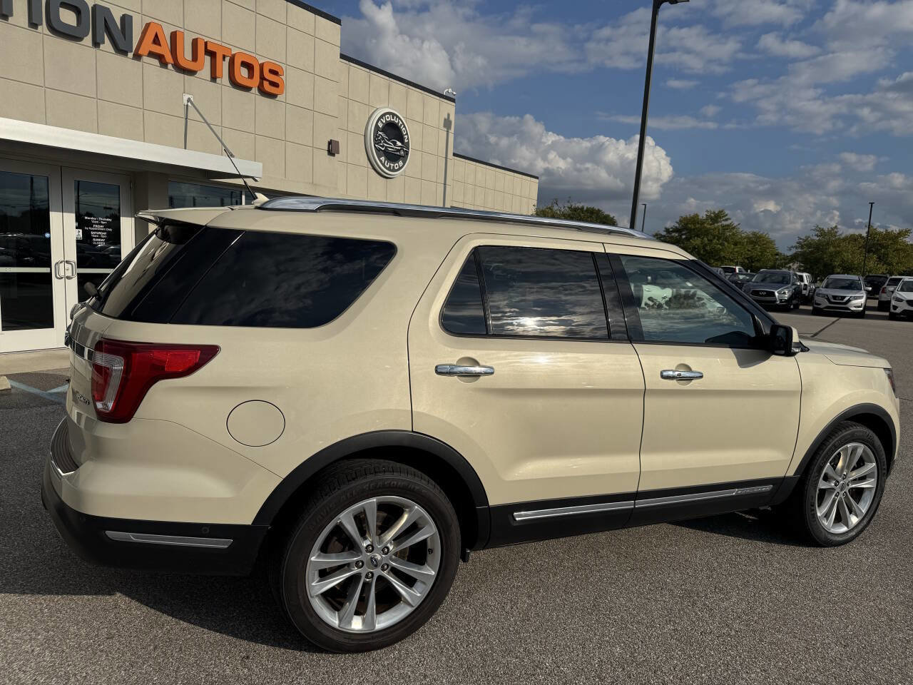 Used 2018 Ford Explorer Limited w/ Equipment Group 301A image 6