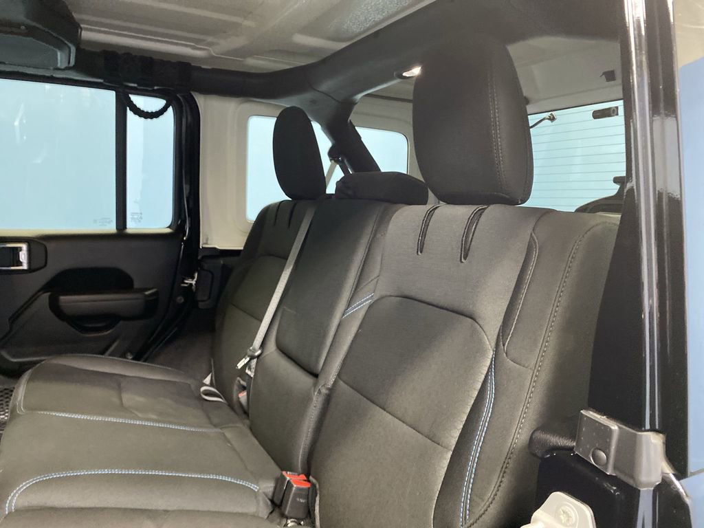 Used 2022 Jeep Wrangler Unlimited Rubicon 4xe w/ Cold Weather Group AWD/4WD image 25