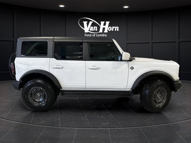 New 2025 Ford Bronco Outer Banks w/ Sasquatch Package image 2