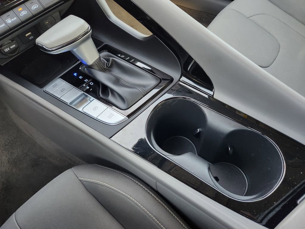 Used 2025 Hyundai Elantra SEL image 24