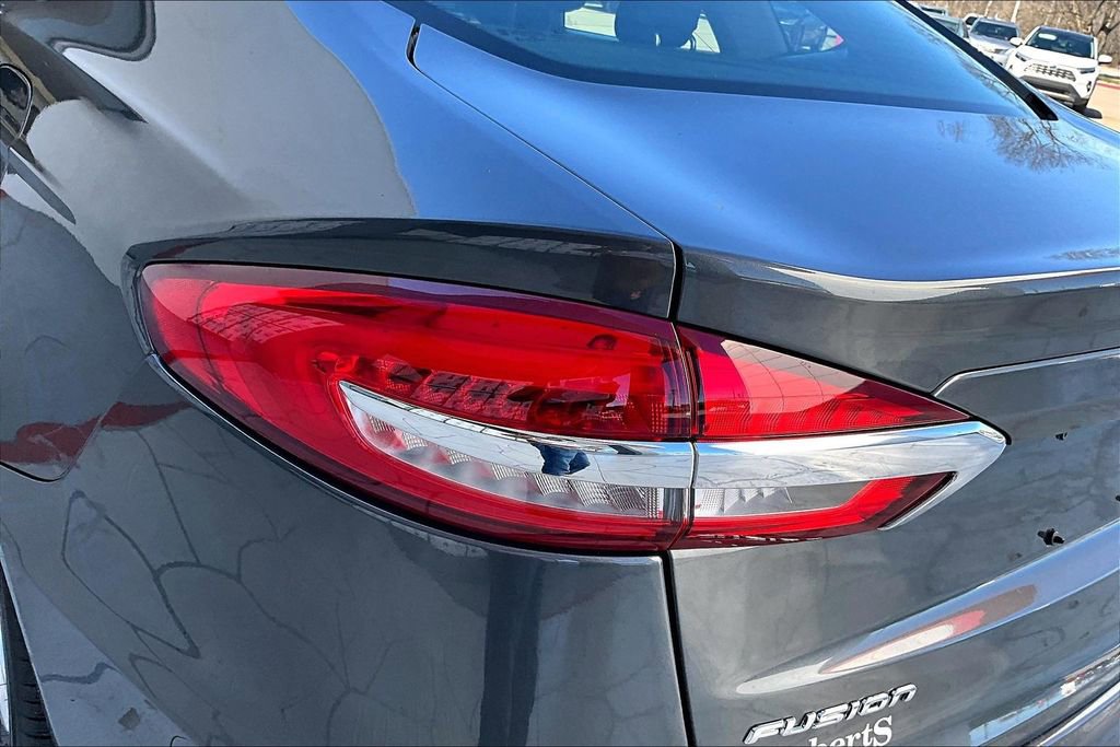 Used 2020 Ford Fusion SE image 21