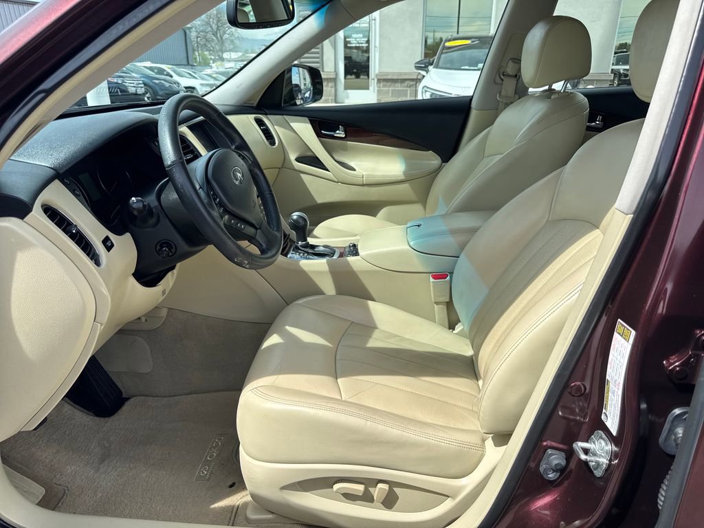 Used 2017 INFINITI QX50 AWD w/ Premium Plus Package image 17