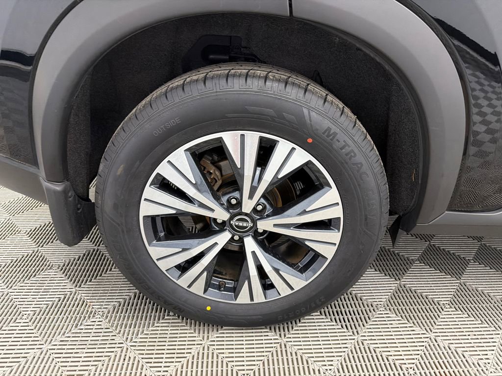 Used 2023 Nissan Rogue SV w/ SV Premium B Package FWD image 18