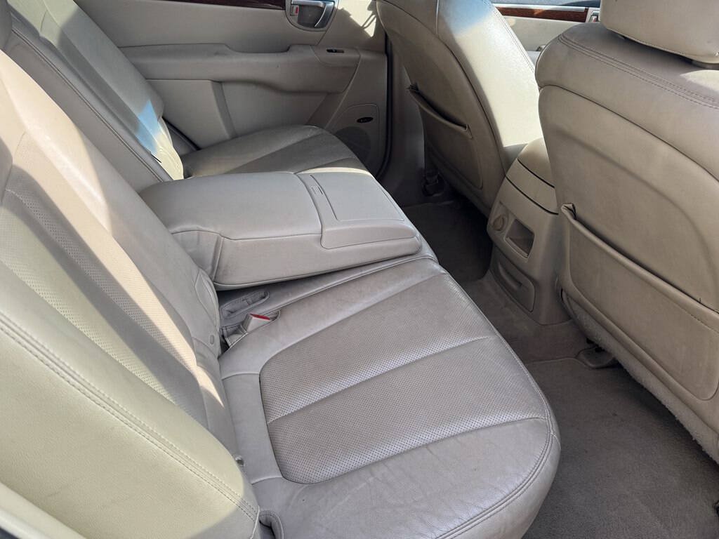 Used 2009 Hyundai Santa Fe Limited w/ Navigation Pkg 5 AWD/4WD image 17
