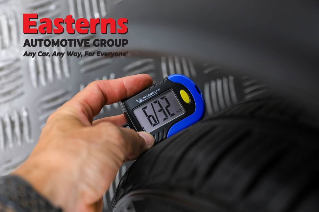 Used 2020 Nissan Kicks SR image 26