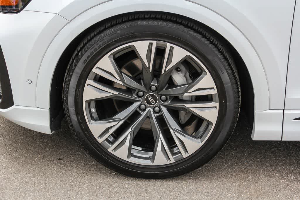 Used 2024 Audi Q8 Prestige w/ Prestige Package AWD/4WD image 9