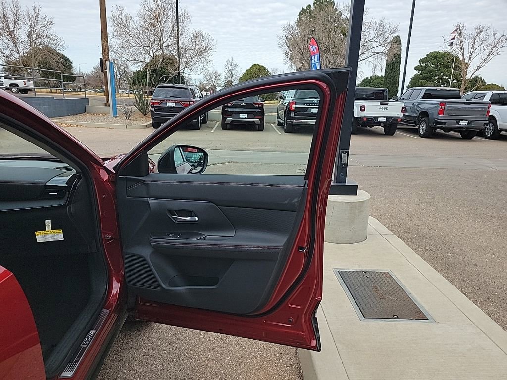 New 2026 Nissan Kicks SR w/ SR Premium Package image 17