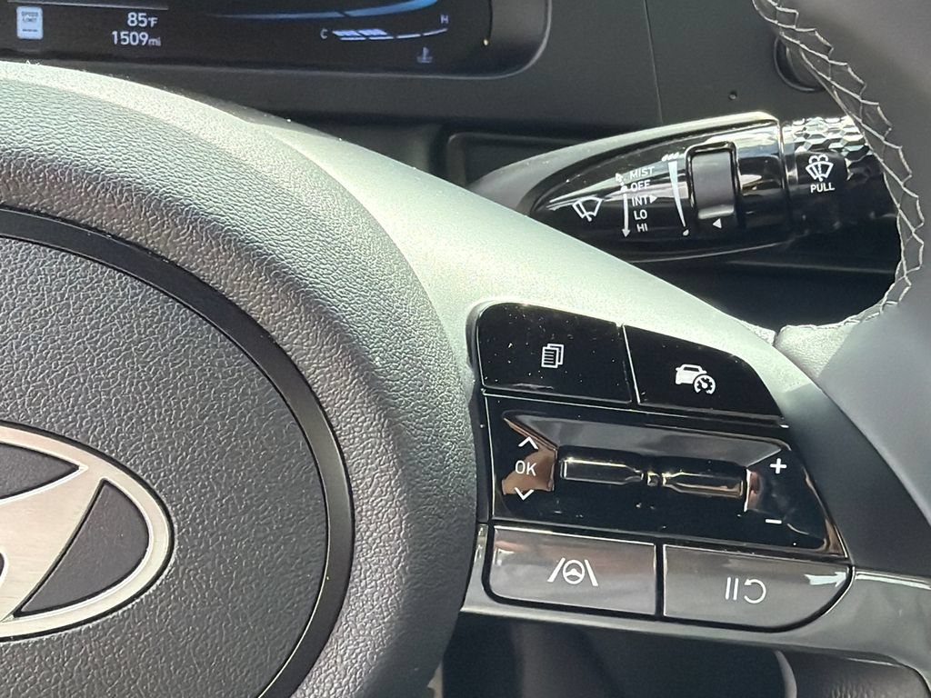 Certified 2025 Hyundai Elantra Sport FWD image 25