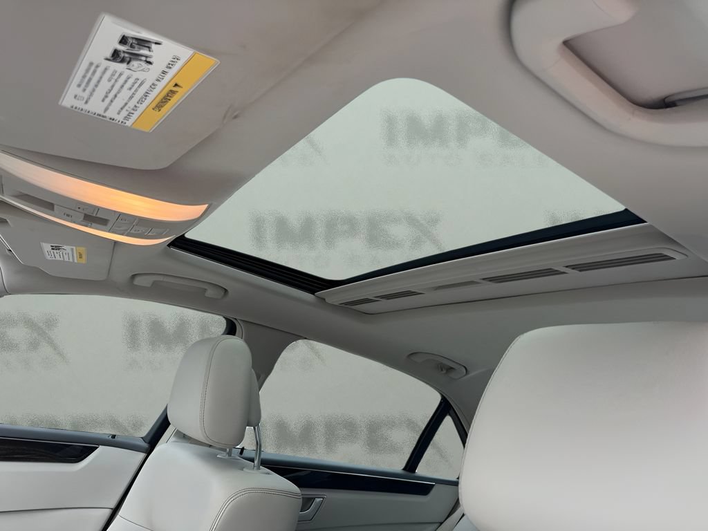 Used 2014 Mercedes-Benz E 250 BlueTEC Sedan image 13